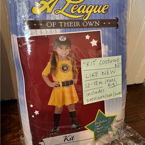 Dottie & Kit A league of their own Halloween costumes - Picture 1 of 3